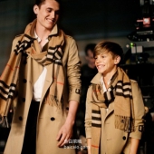 海报款，Burberry 巴宝莉 中性经典格纹纯羊绒围巾 $299 到手￥2100