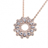 施华洛世奇（SWAROVSKI） 花朵项链 俏丽亮眼