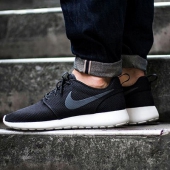 耐克（NIKE） ROSHE ONE 男子休闲鞋 经典黑白配