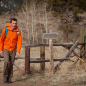 ARCTERYX 始祖鸟 男士连帽皮肤风衣 多色 5折 新低$68.83 到手￥500 国内￥1998