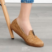 UGG 女士真皮平底鞋 新低3.9折$34.99 到手￥320