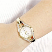 精工（SEIKO）  SUP216 珍珠贝母水晶太阳能女表