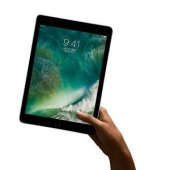 苹果发布新款9.7英寸iPad与红色特别版iPhone 7