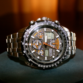 西铁城（CITIZEN）   Skyhawk JY0000-53E 超级空中鹰光动能腕表