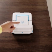 iRobot Braava je 240 喷水擦地机器人 新增震动功能