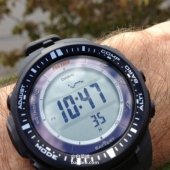 金盒特价，CASIO 卡西欧 PRW-3000-1CR 太阳能三重感应6局电波新款登山表 Prime会员免费直邮到手新低￥927