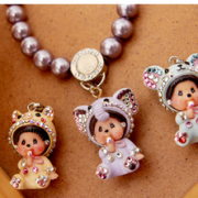 治愈系萌物！Monchhichi 萌趣趣 小象紫色仿水晶珍珠 女士项链 AZMO-NEC038-C23-S17