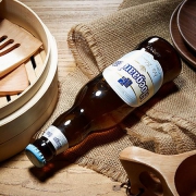 福佳盾（Hoegaarden） 白啤酒 330ml*24瓶 比利时进口