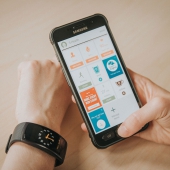 三星（SAMSUNG） Gear Fit 2 智能手环  IP68防水 内置GPS 光学心率计