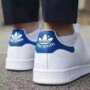 阿迪达斯经典蓝尾鞋终于到货了，这款鞋真的太火爆了！！！Adidas阿迪达斯 Stan Smith 蓝尾鞋，Adidas史密斯绿尾好看还是蓝尾？绿尾和蓝尾买哪个？