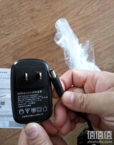开箱晒单，OPPLE 欧普照明LED长臂折叠台灯， 欧普照明学生台灯，台灯哪个品牌好？欧普照明台灯好不好？