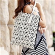 bao bao issey miyake宝宝三宅一生手提包 BB66 AG053 40米色