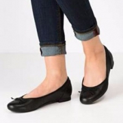 Clarks 其乐 女士真皮芭蕾平底鞋 ￥185 直邮含税