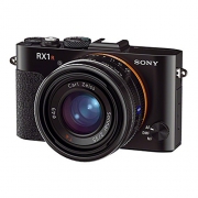 索尼（SONY）  DSC-RX1R 全画幅数码相机 蔡司T* 35mm f/2镜头 无低通滤镜