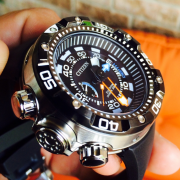 西铁城（CITIZEN）  Promaster系列 BN2029-01E 男款光动能潜水表