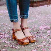 UGG Janie女士真皮粗跟凉鞋  三色可选