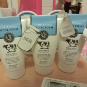 Beauty Buffet Q10 牛奶洗面奶 100ml 包邮包税 泰国人气产品