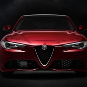 阿尔法罗密欧 Giulia Veloce 2.0T 280HP 豪华运动版，定金送保养 附买个便宜货小编建议