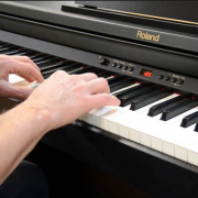 罗兰（Roland）    RP301-SB 88键数码钢琴