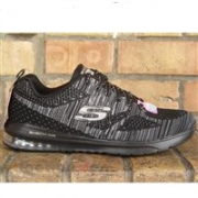 Skechers斯凯奇Skech-Air Infinity女款气垫跑鞋 黑色款