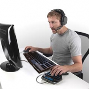 罗技（Logitech） G13   LCD屏幕可编程键盘