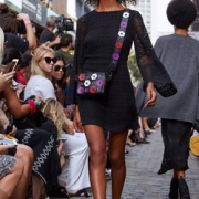 Rebecca Minkoff FLORAL APPLIQUE 女士真皮立体花朵相机包