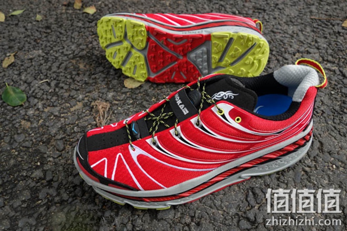 HOKA ONE ONE跑鞋好不好？外形不输斯凯奇，晒一晒我的Hoka One One huaka跑鞋，HOKA ONE ONE跑步鞋推荐