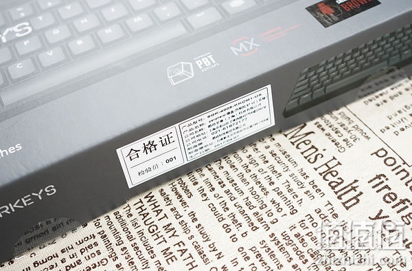 酷冷至尊烈焰枪87 V2机械键盘开箱