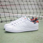 Adidas Stan Smith 史密斯花尾 女款板鞋 S32252