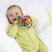 曼哈顿（Manhattan） Toy Winkel Rattle and Sensory 儿童咬胶固齿器 方便宝宝磨牙