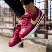 Nike 耐克 WMNS CLASSIC CORTEZ 女士经典运动鞋