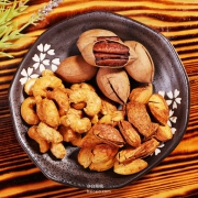 三只松鼠 多款 零食、坚果 可满减+用券