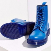 限5码，Dr. Martens 女士8眼真皮马丁靴 两色 2.3折 新低$29.9