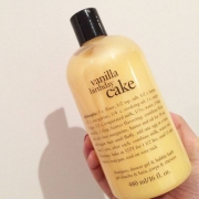 Philosophy 自然哲理 全场8折，香草生日蛋糕极丰润洗发泡泡沐浴啫哩 480ml £11.6 凑单免费直邮