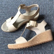 17年夏季新款，Clarks 其乐 Kamara Kiki女士真皮坡跟凉鞋  Prime会员免费直邮