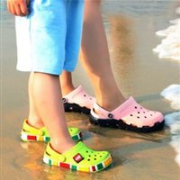 日亚精选：Crocs 卡洛驰成人款同款洞洞鞋促销