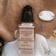 GIVENCHY 纪梵希 全线85折， 感光皙颜粉底液SPF20 PA+++  £29.32