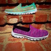 6pm现有Skechers斯凯奇男女鞋低价上新3折
