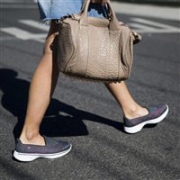 Skechers 斯凯奇 Go Walk 4 女士健步鞋 灰色款