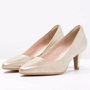 国内折后￥1169，17年新款 Clarks 其乐  Isidora Faye女士真皮高跟单鞋  Prime会员免费直邮
