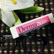 DermaScar 治疗疤痕凝胶 15g （帮助瘢痕疙瘩和增生性疤痕的修复）