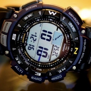 卡西欧（CASIO） PAG240B-2CR 探险者太阳能腕表 全息数据