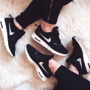 耐克（NIKE）   Air Max 女士经典复古运动鞋