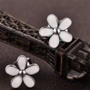 闺蜜凑单吧！Pandora潘多拉 290555CZ 纯色优雅小雏菊耳钉