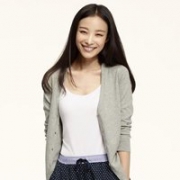 学倪妮穿出法式浪漫风，UNIQLO官网女款卫衣、连衣裙、针织衫等年中促销