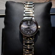 雷达（RADO） Centrix 晶萃系列 R30940112 女款自动机械表 背透设计