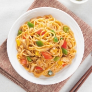 正大食品 香辣三椒鸡丁面 330g