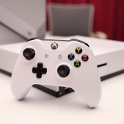 Microsoft 微软Xbox One S游戏手柄使用体验