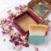 Benefit 贝玲妃 全线彩妆8折+额外8折，明星单品 呼啦蜜粉 新低£15.68