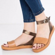 国内折后￥769， Clarks 其乐 Romantic Moon女士真皮凉鞋  Prime会员免费直邮